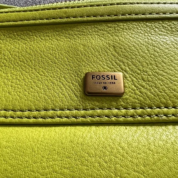 Fossil Emma Clutch in stunning Lime Color - Picture 11 of 16